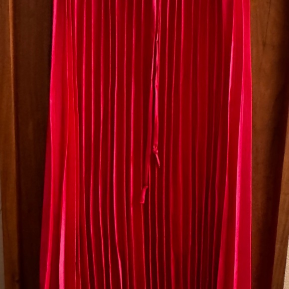 Midi Pleated Skirt - Picture 5 of 10